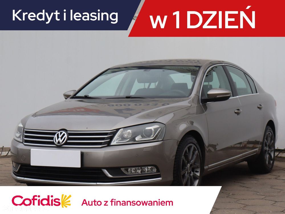 Volkswagen Passat - 2