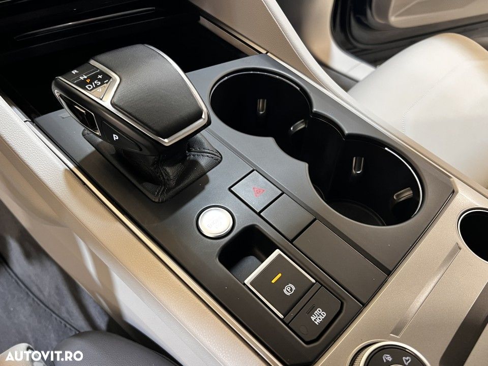 Volkswagen Touareg - 13