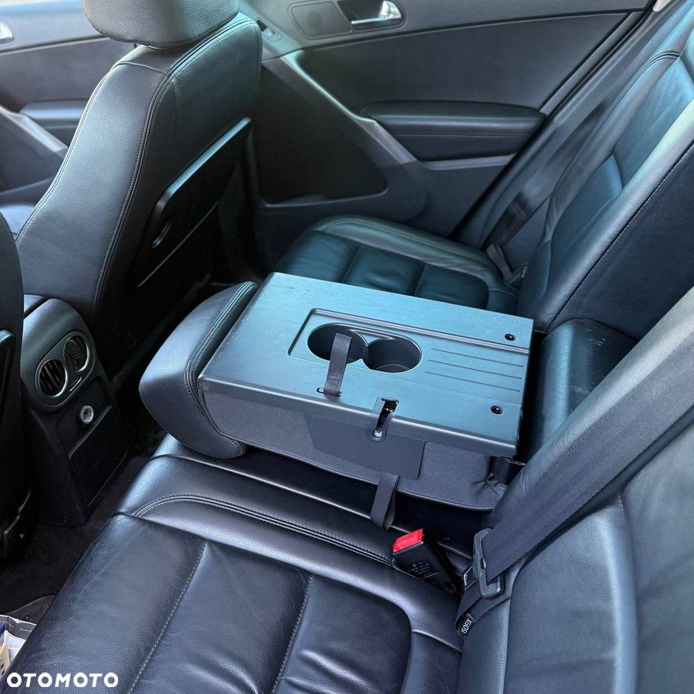 Volkswagen Tiguan - 12