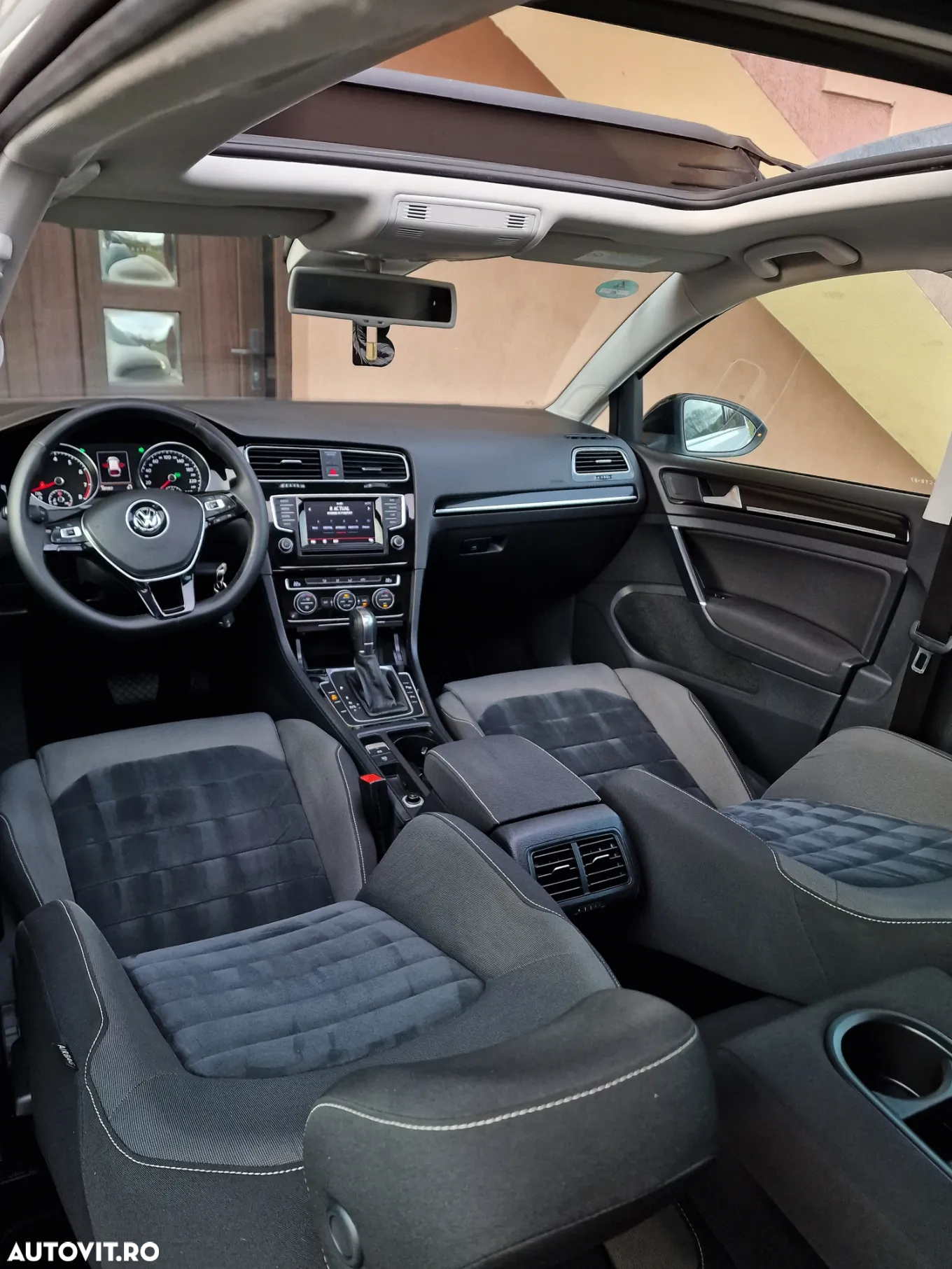 Volkswagen Golf 1.4 TSI BlueMotion Technology DSG Highline - 27
