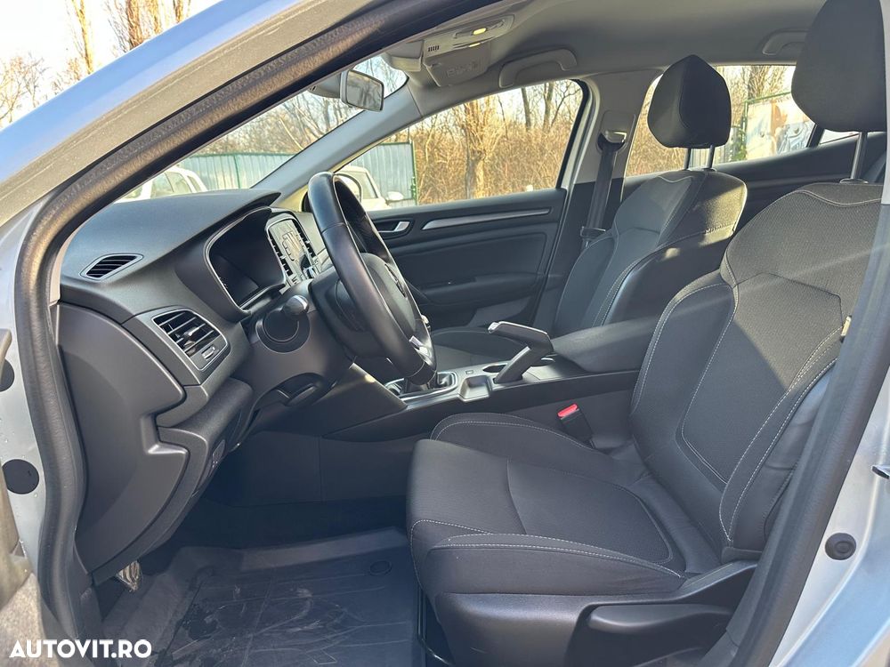 Renault Megane Blue dCi 116 Zen - 8