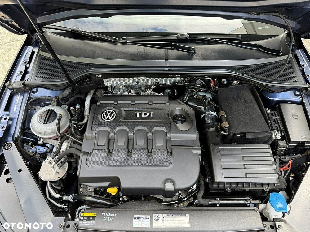 Volkswagen Passat - 16
