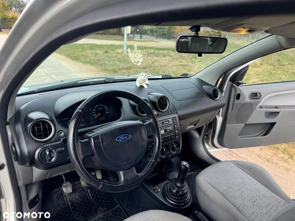 Ford Fiesta - 11