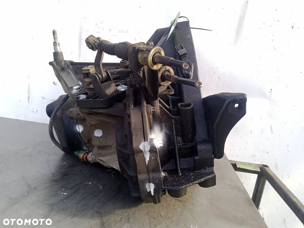 SKRZYNIA BIEGÓW JR5124 RENAULT CLIO III LIFT 1.5 - 5