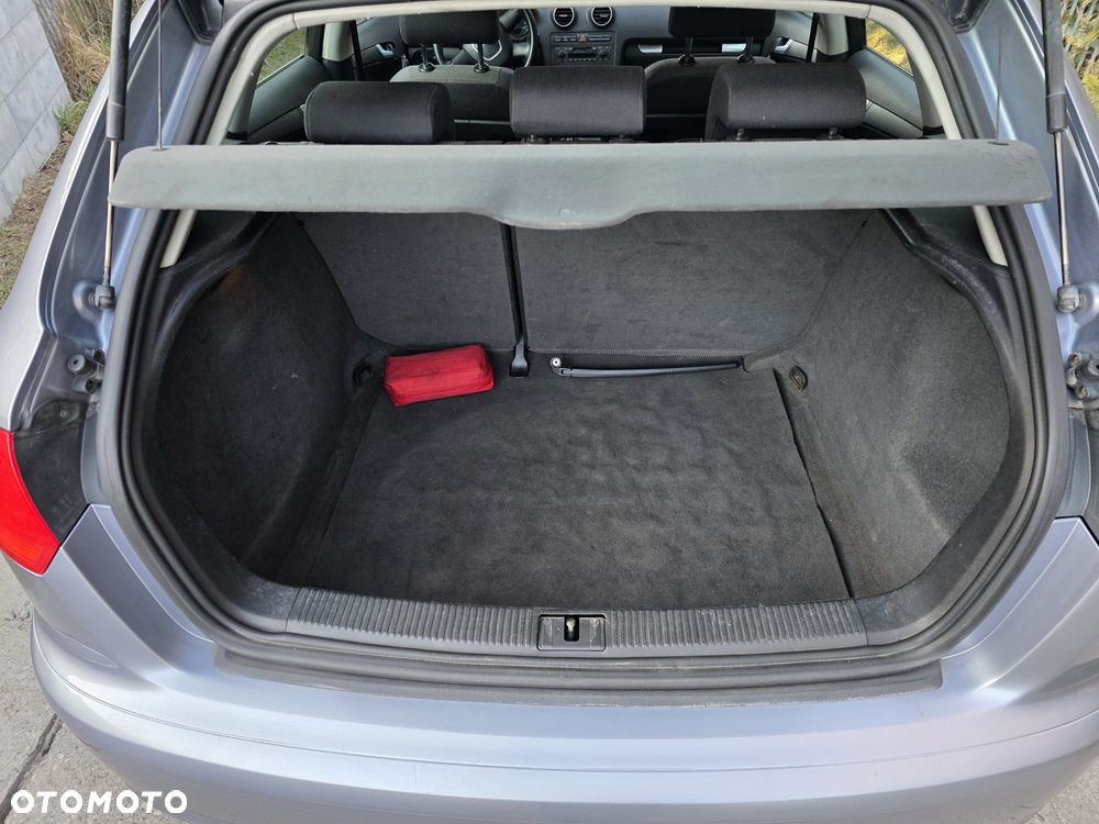 Audi A3 Sportback 2.0 FSI Ambiente - 13