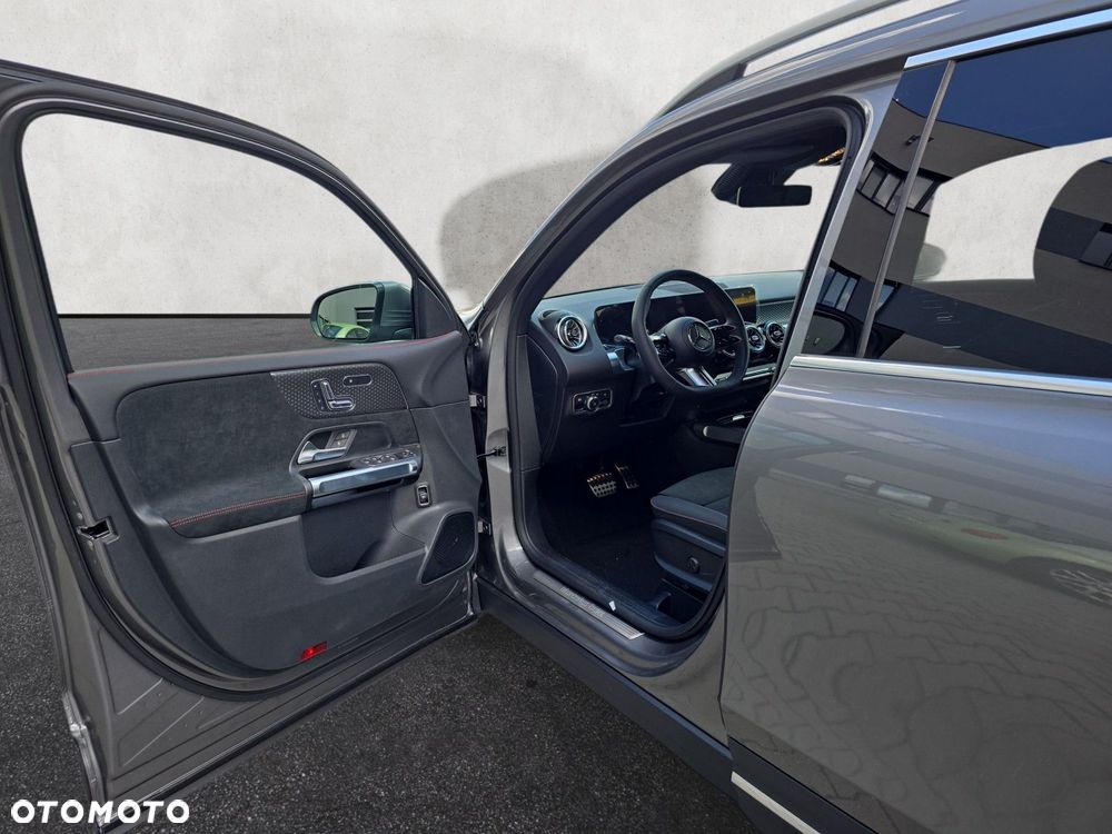 Mercedes-Benz GLB - 10