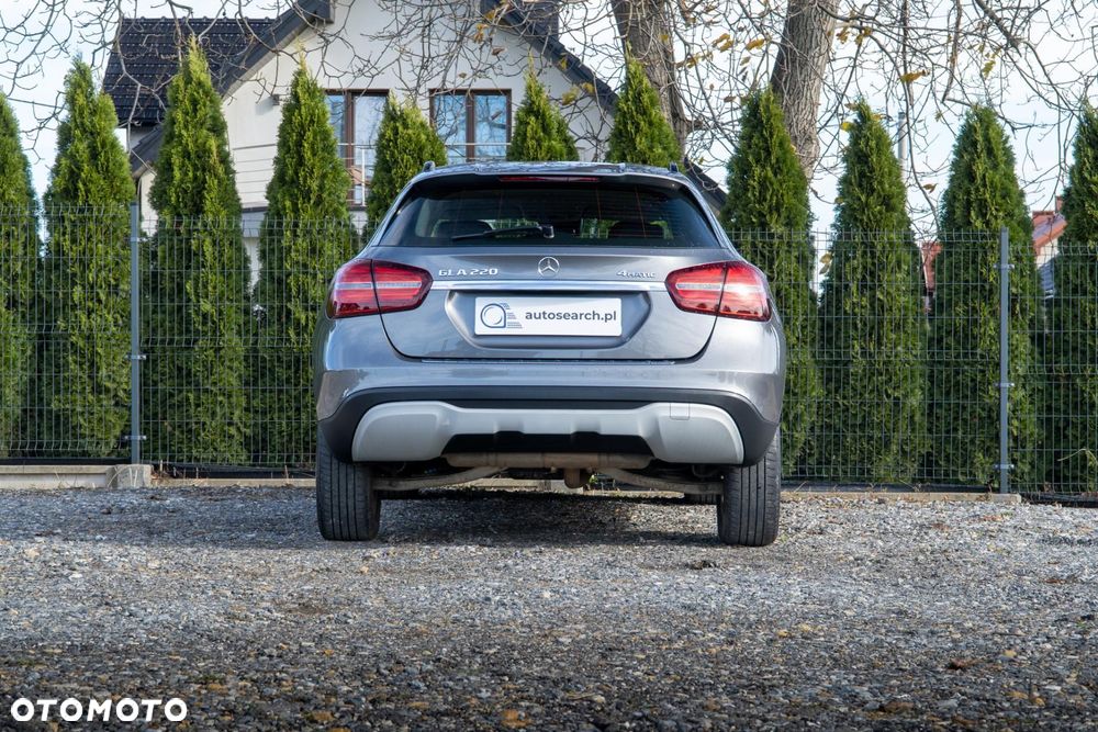 Mercedes-Benz GLA - 5