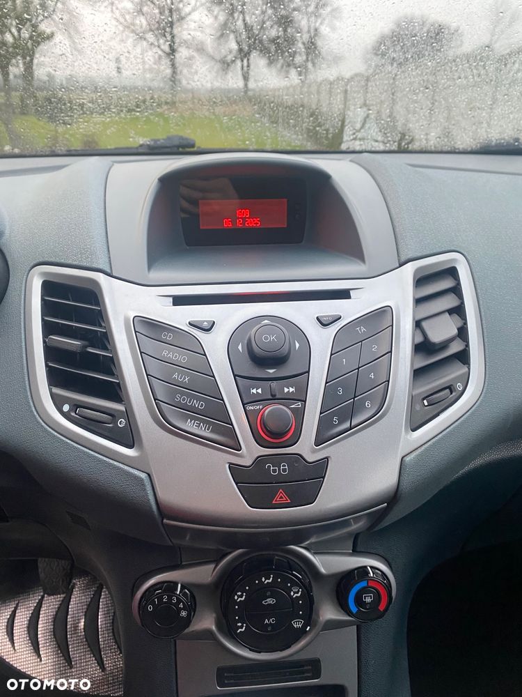 Ford Fiesta 1.25 Ambiente - 9