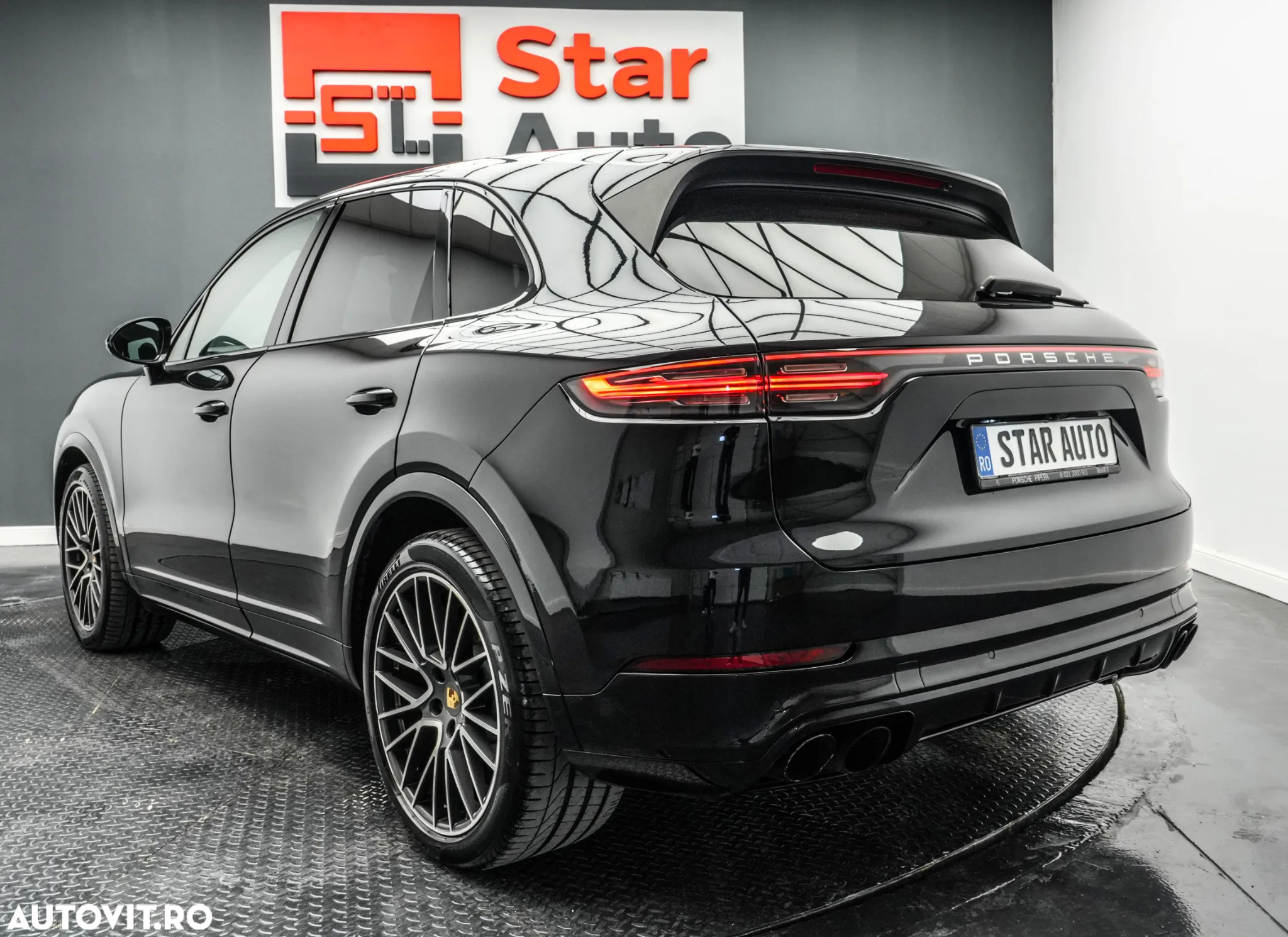 Porsche Cayenne S - 4