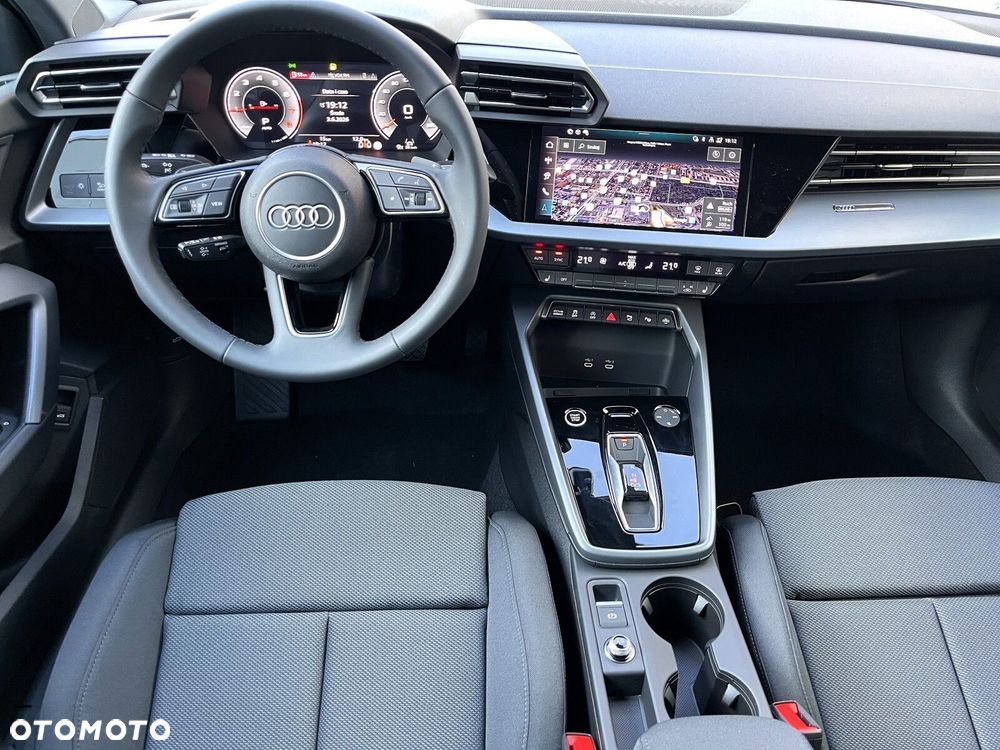 Audi A3 Sportback - 13