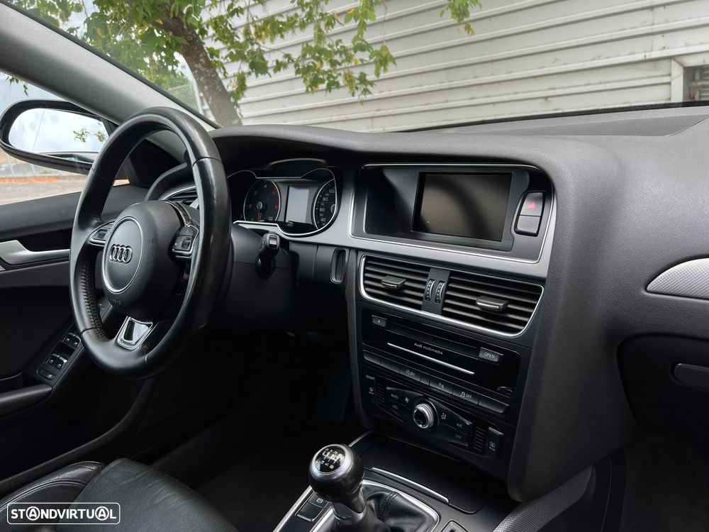 Audi A4 Avant 2.0 TDI Business Line S-line - 25