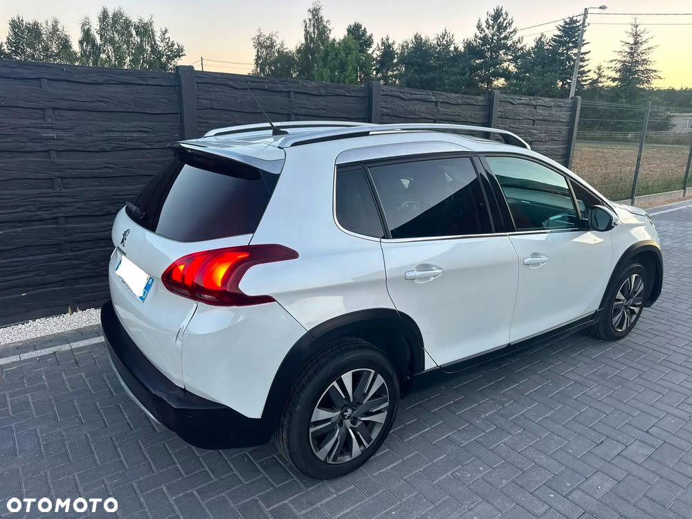 Peugeot 2008 PureTech 110 Stop&Start EAT6 Allure - 5