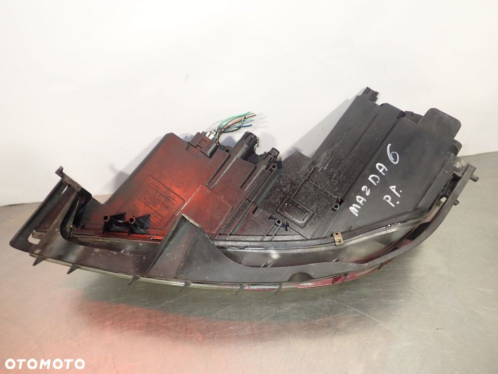 LAMPA PRAWA PRZEDNIA SOCZEWKA MAZDA 6 I - 4