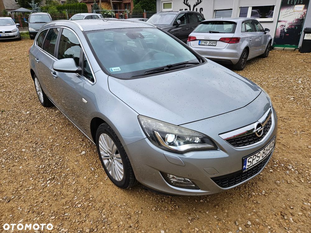 Opel Astra 1.4 Turbo Cosmo - 11