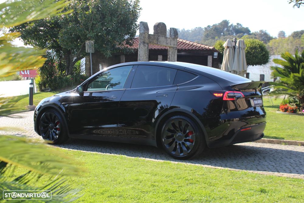Tesla Model Y Performance Dual Motor AWD - 4