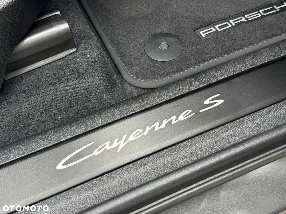 Porsche Cayenne S E-Hybrid PHEV - 24