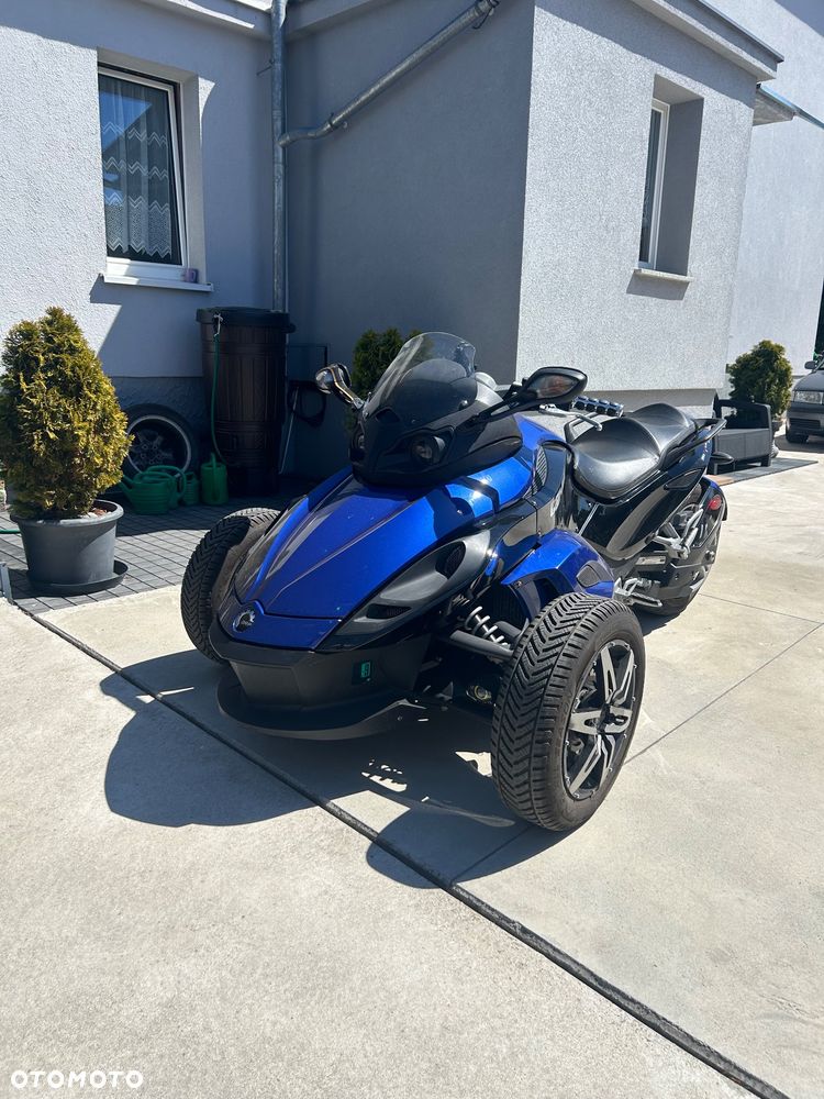 Can-Am Spyder - 1