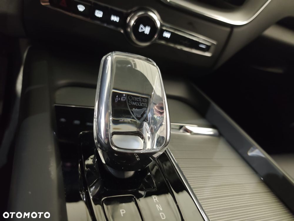 Volvo XC 60 T6 Plug-In Hybrid XLR AWD Plus Black Edition - 5