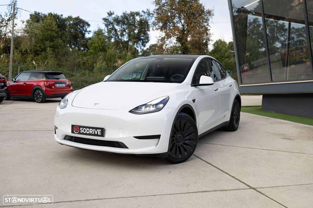 Tesla Model Y Standard RWD - 12