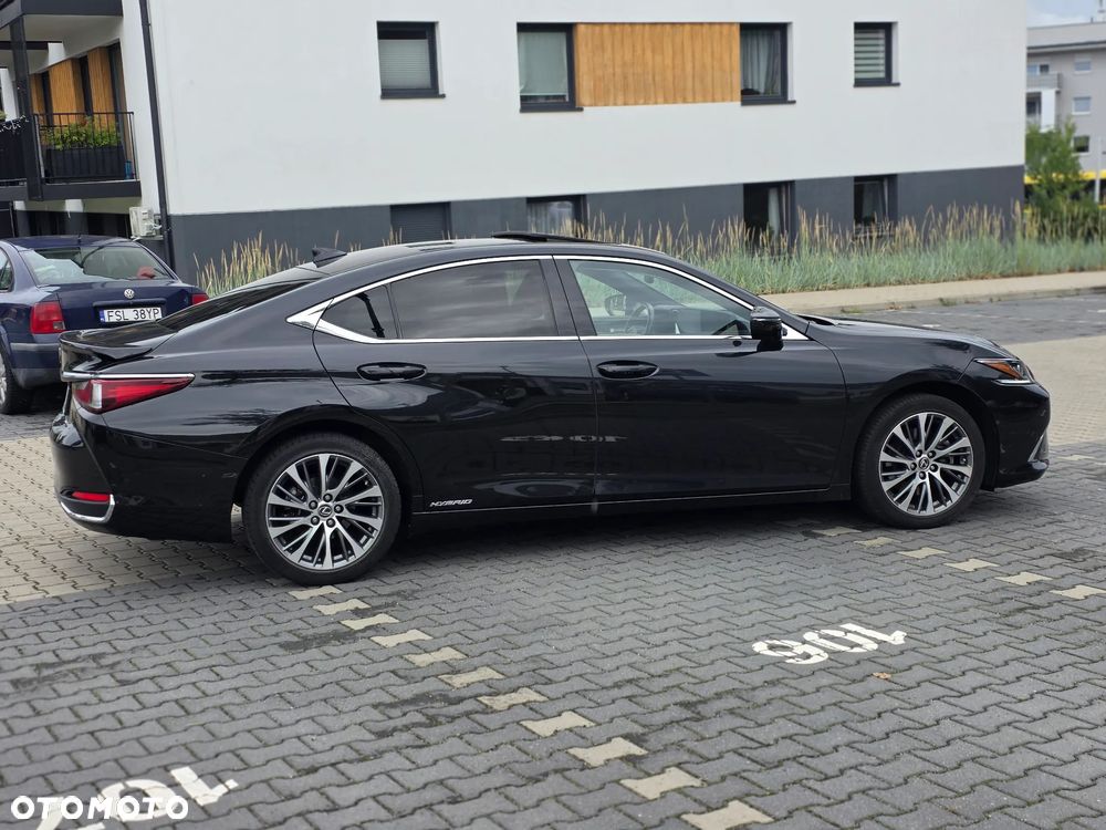 Lexus ES 300h Business Edition + - 12
