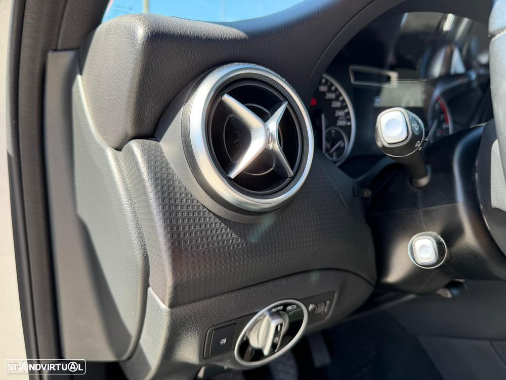 Mercedes-Benz A 180 CDI (BlueEFFICIENCY) Urban - 14