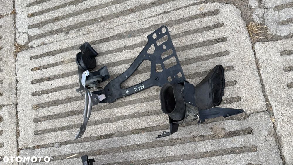 OKULAR PASA PRZEDNIEGO PRAWY 7163484 BMW E61 E60 - 1