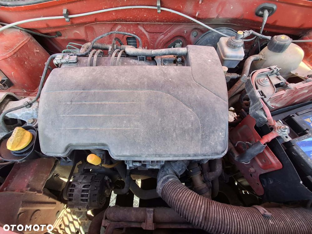 Dacia Sandero - 8