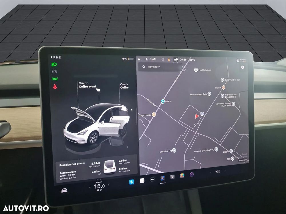 Tesla Model Y - 8