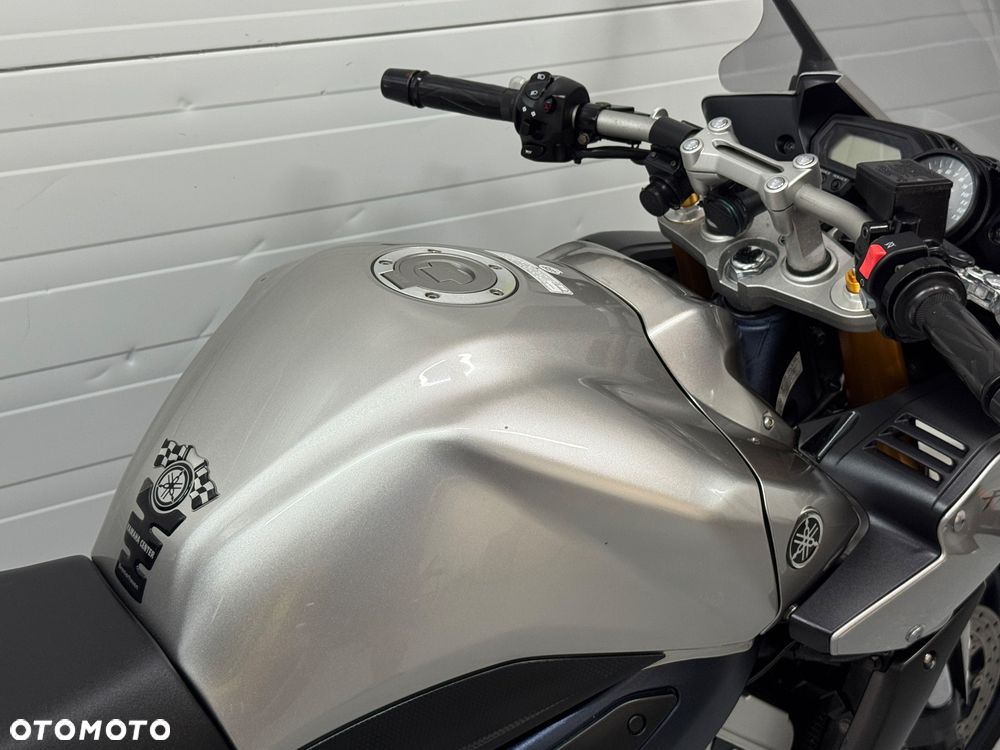 Yamaha FZ - 13