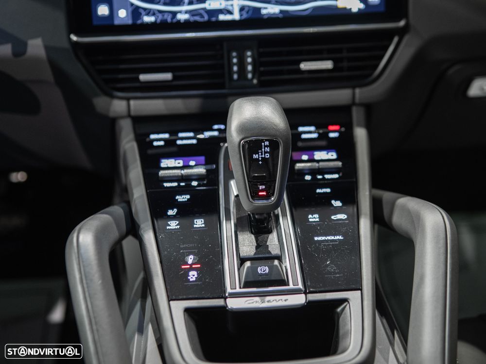 Porsche Cayenne E-Hybrid Platinum Edition - 36