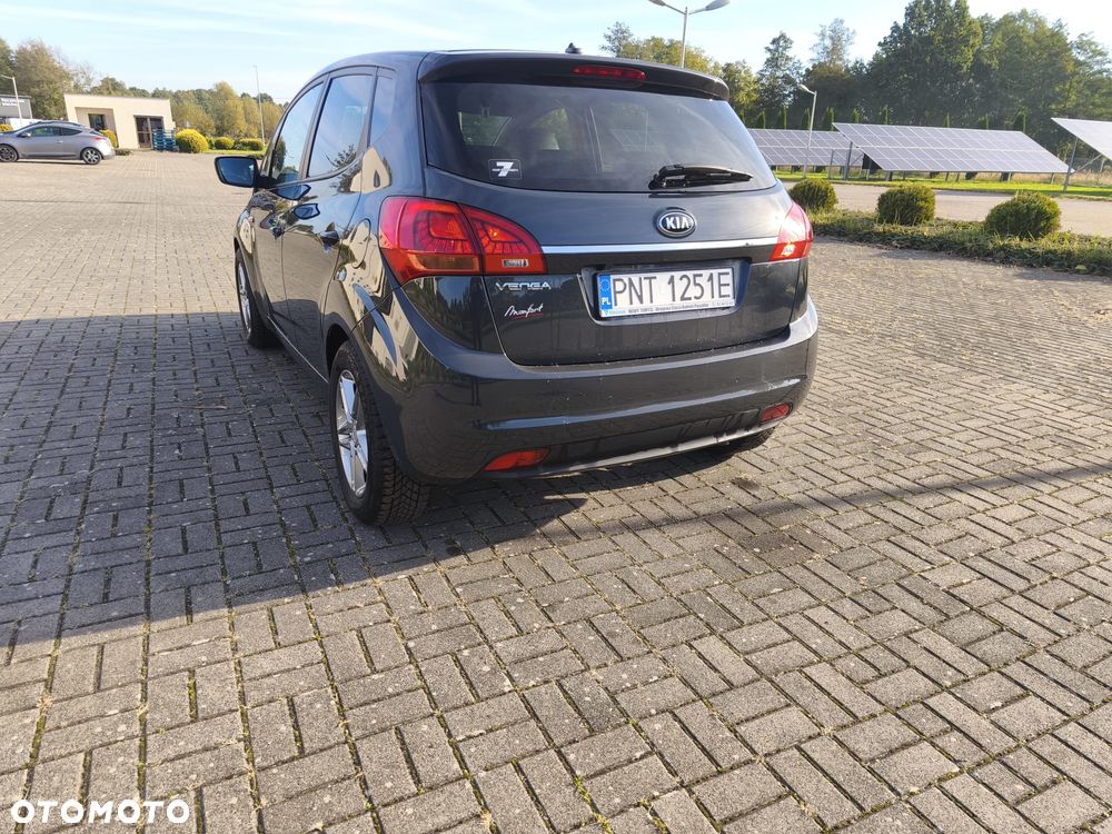 Kia Venga - 15