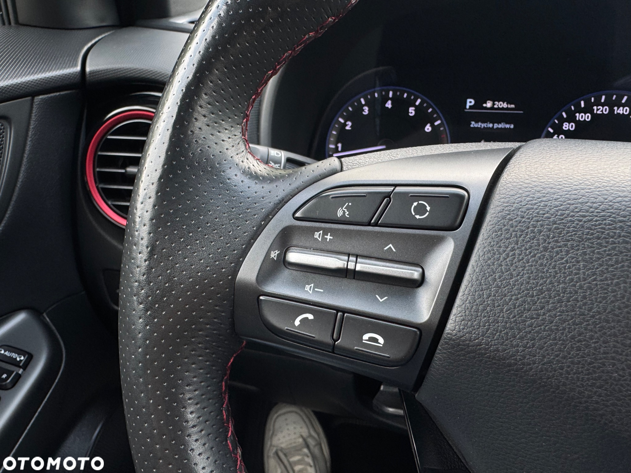 Hyundai Kona 1.6 T-GDI DCT Premium - 17