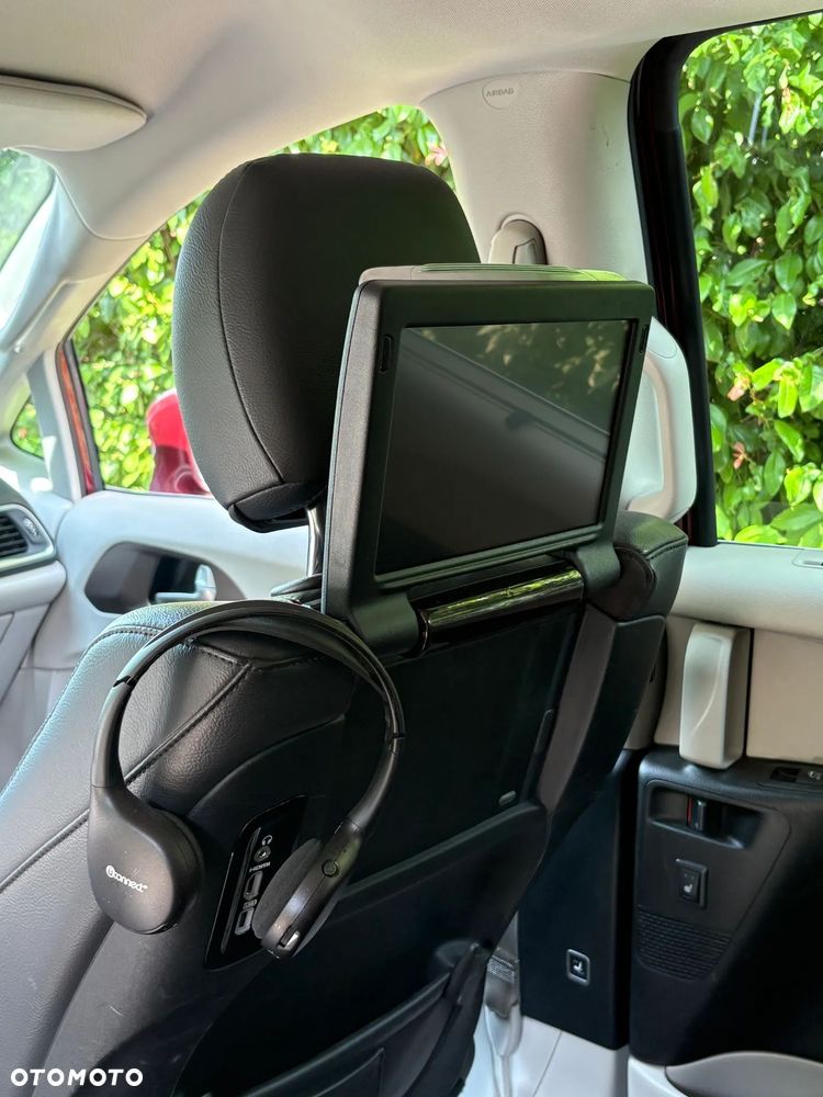 Chrysler Pacifica - 12