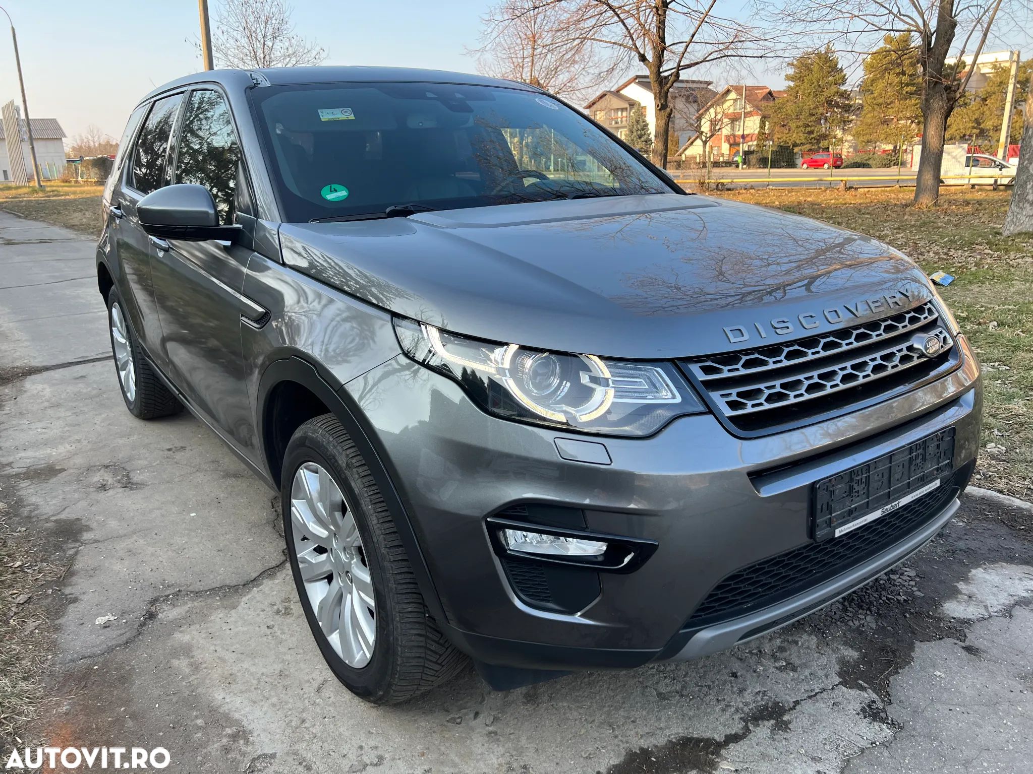 Land Rover Discovery Sport - 1