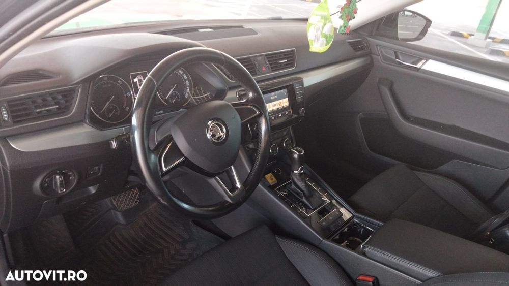 Skoda Superb 2.0 TDI DSG Ambition - 6