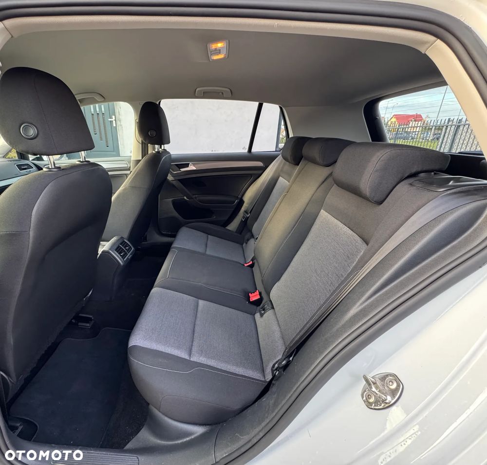 Volkswagen Golf - 19