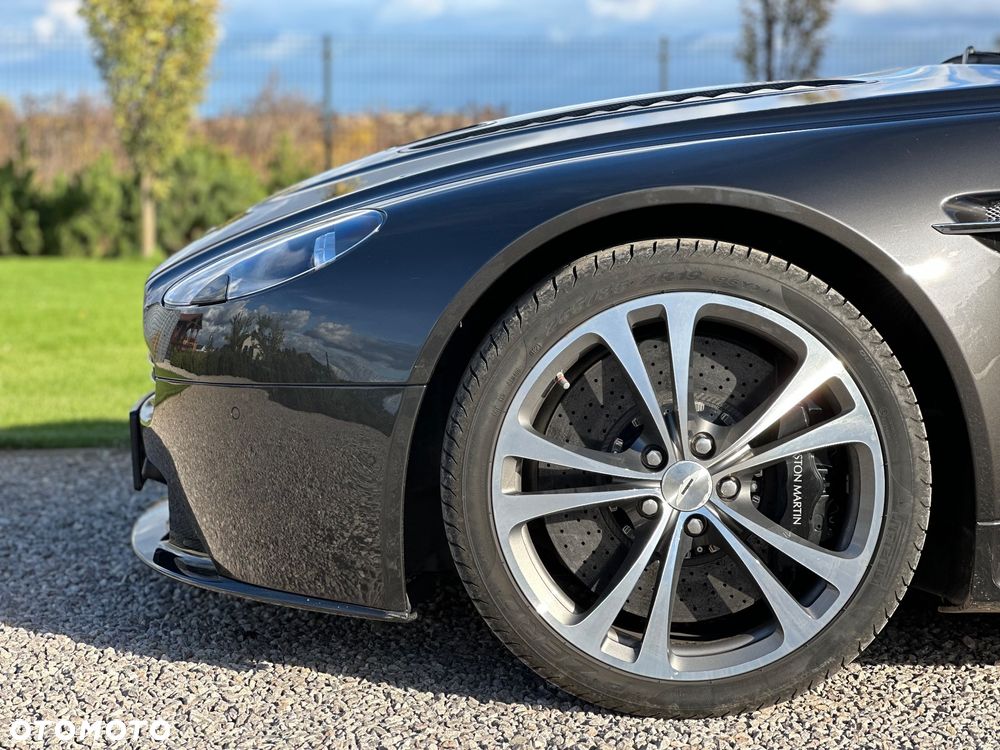 Aston Martin V12 Vantage Standard - 23