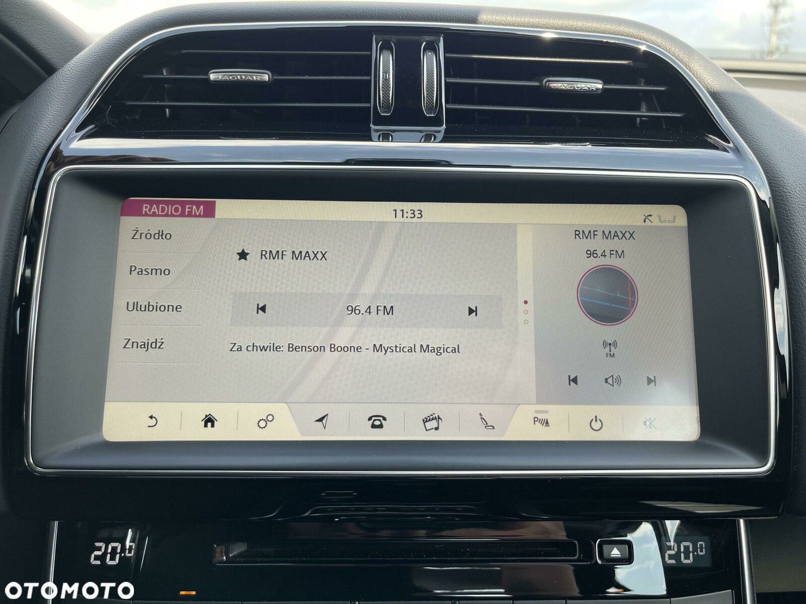 Jaguar XE 2.0 T Portfolio - 23