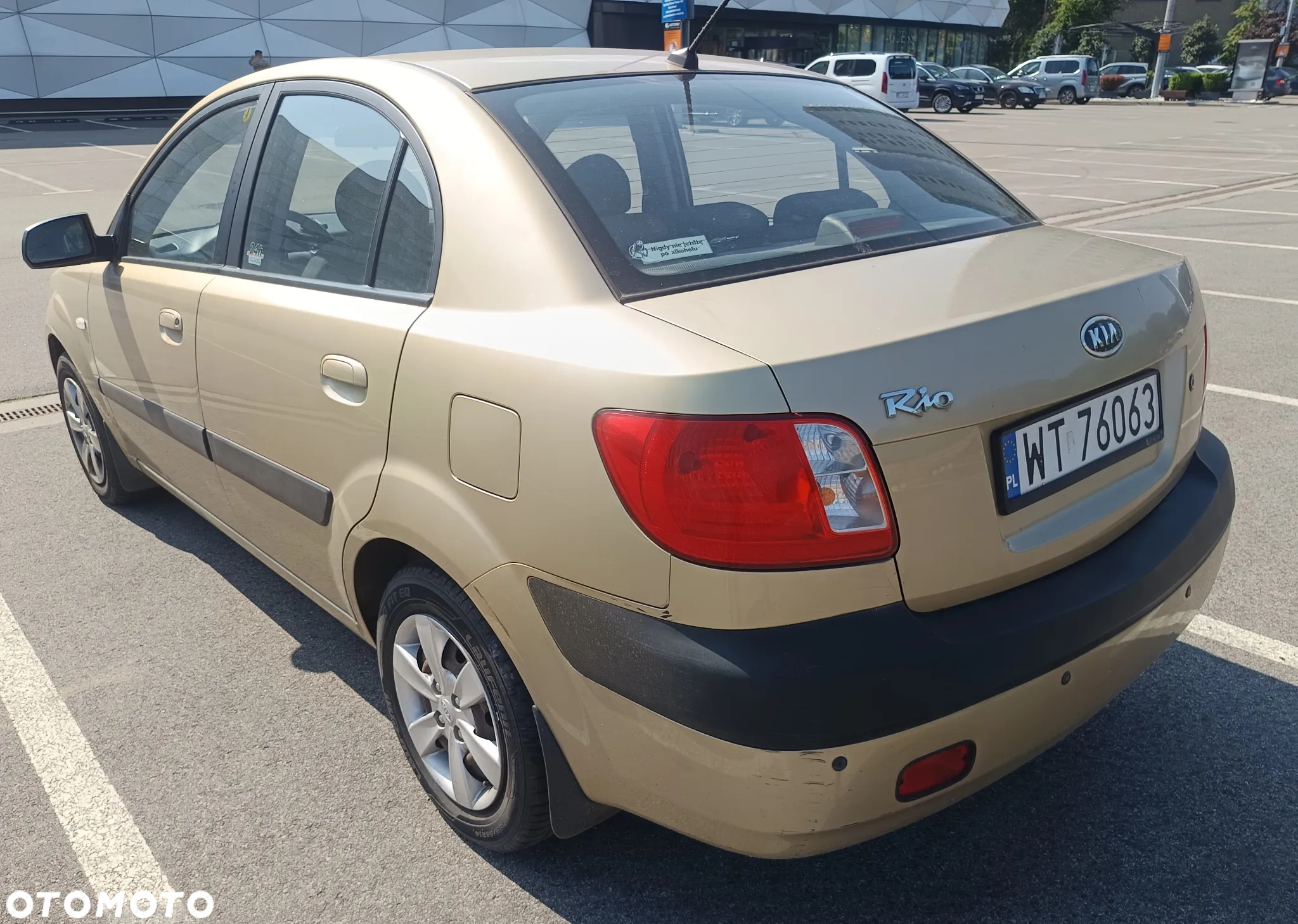 Kia Rio - 8