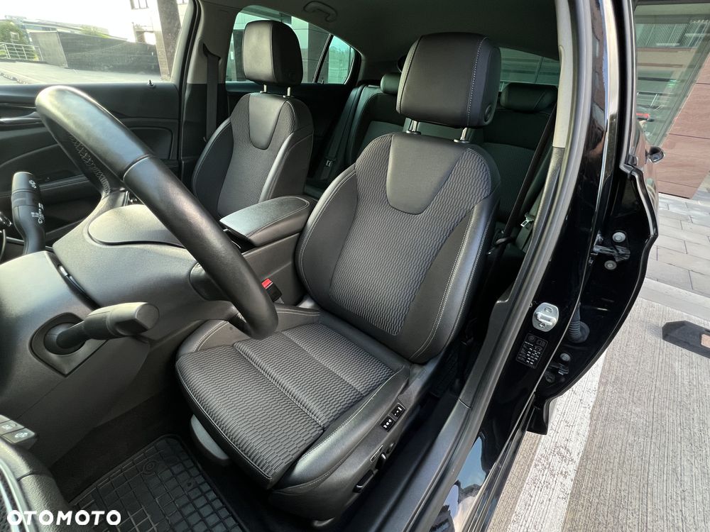 Opel Insignia 2.0 T Business Elegance S&S - 20