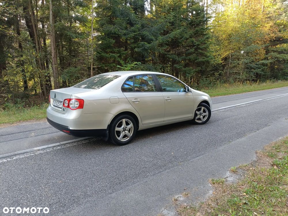 Volkswagen Jetta - 27