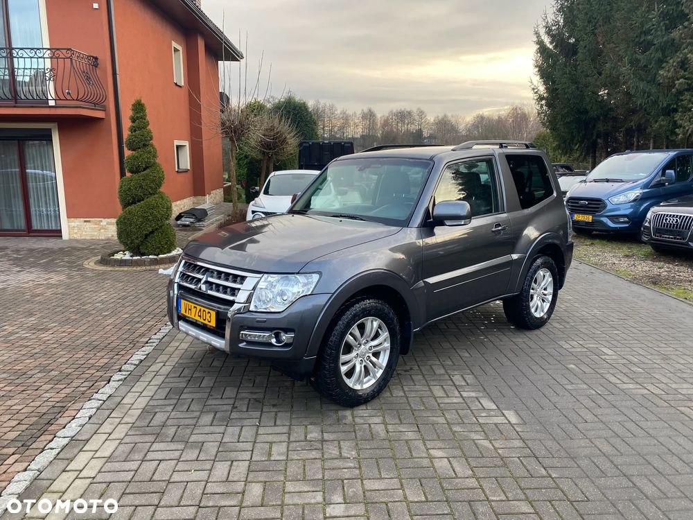 Mitsubishi Pajero - 1