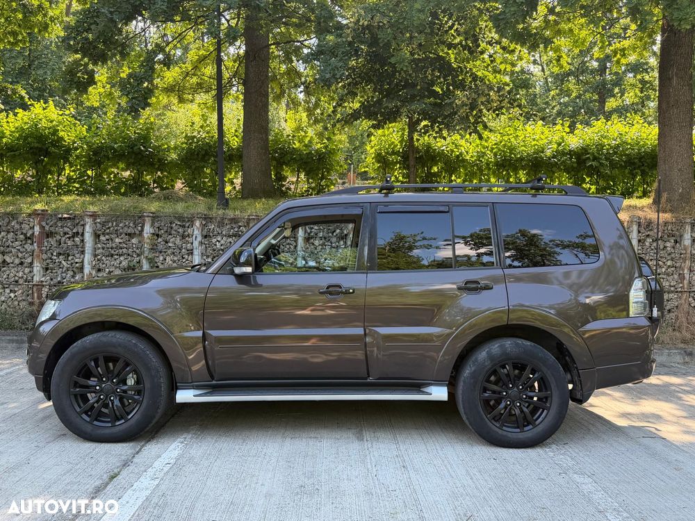 Mitsubishi Pajero - 26