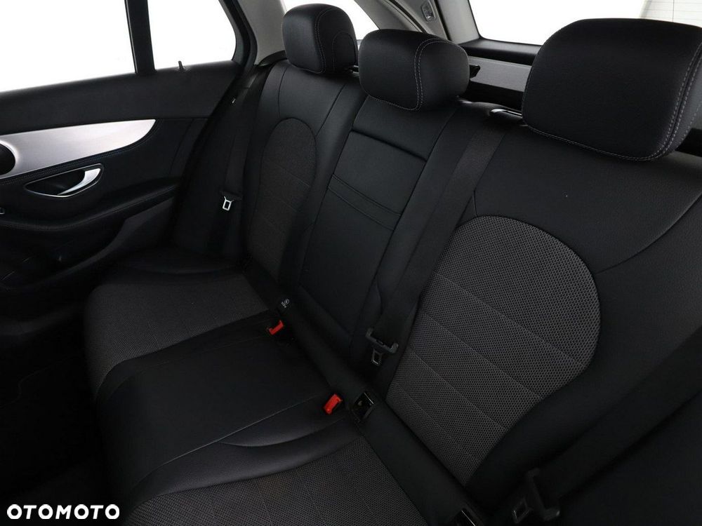 Mercedes-Benz Klasa C 180 9G-TRONIC Avantgarde - 18