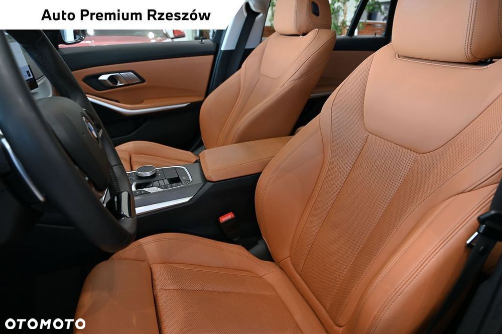BMW Seria 3 318i - 10