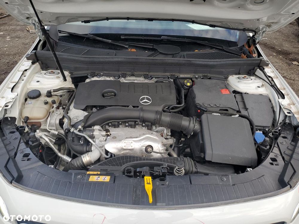 Mercedes-Benz GLB 250 4Matic 8G-DCT - 12