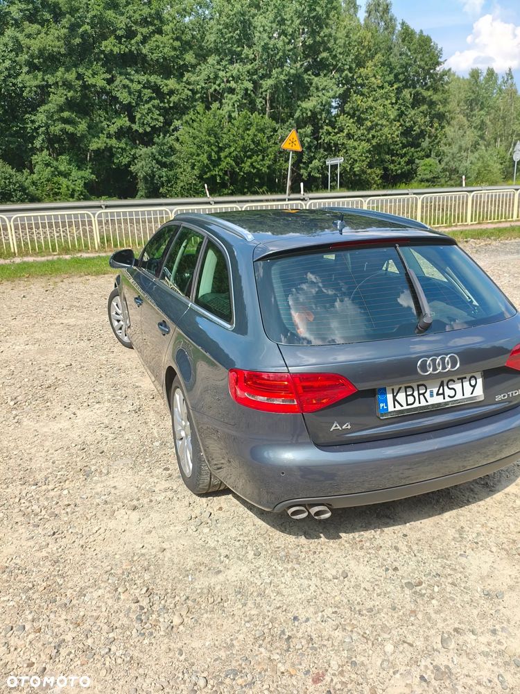 Audi A4 Avant 2.0 TDI - 8