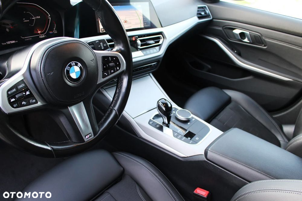 BMW Seria 3 318d Touring Advantage - 22