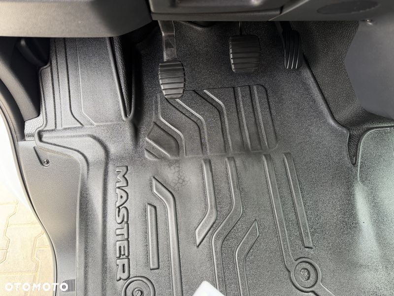 Renault MASTER L3H2 MAXI MOCNY SILNIK 2.3DCI Rozrząd na ŁAŃCUCHU, Pełna zabudowa paki, Zawiasy drzwi tył 180' DMC3.5t Duża ładowność 1302Kg, Homologacja VAT-1, Parktroniki, Minibar, Stolik EasyLife, Lustro WideView, Oświetlenie LED, Tempomat, Halogeny, Pakiet Chrom Design, Szare wnętrze, SERWIS ASO RENAULT!! - 12