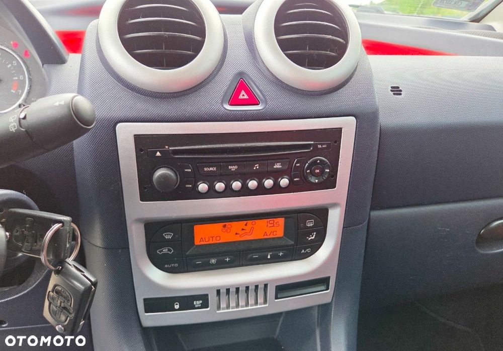 Peugeot 1007 - 13